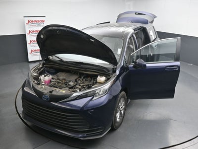 2024 Toyota Sienna LE 8 Passenger