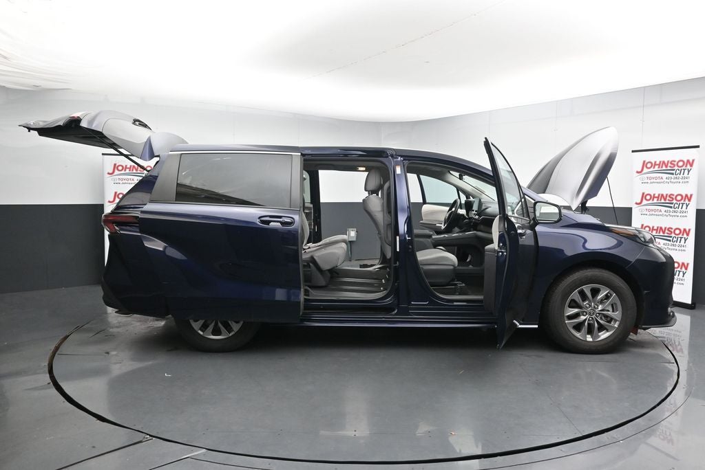 2024 Toyota Sienna LE 8 Passenger