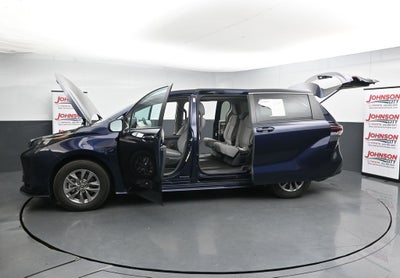 2024 Toyota Sienna LE 8 Passenger