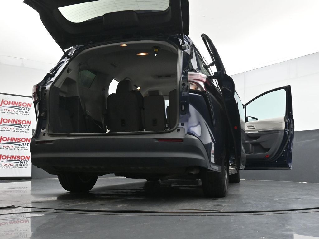 2024 Toyota Sienna LE 8 Passenger