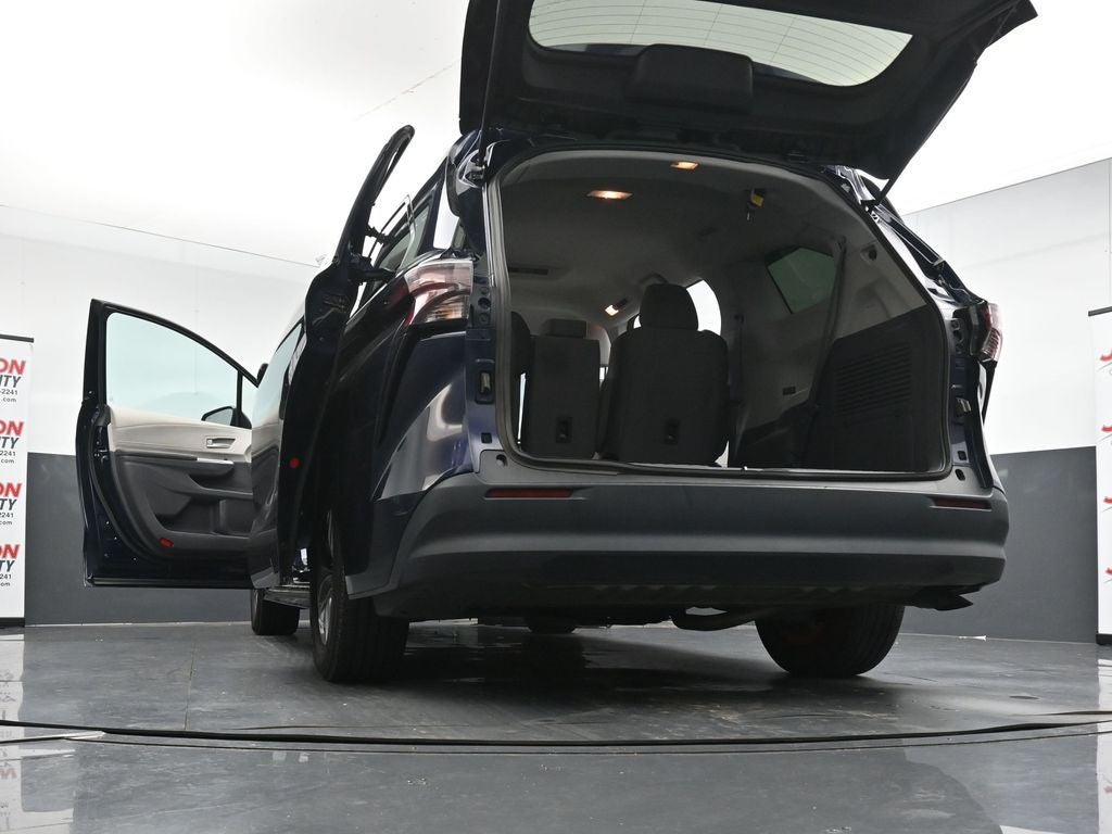 2024 Toyota Sienna LE 8 Passenger