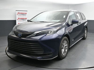 2024 Toyota Sienna LE 8 Passenger