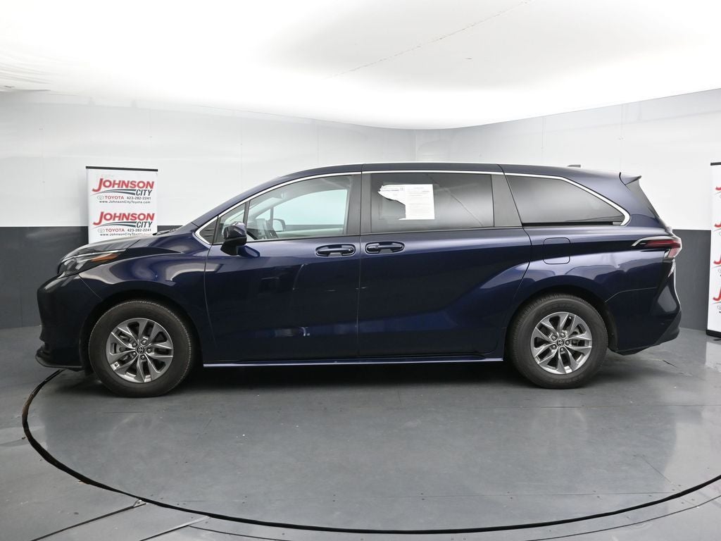 2024 Toyota Sienna LE 8 Passenger