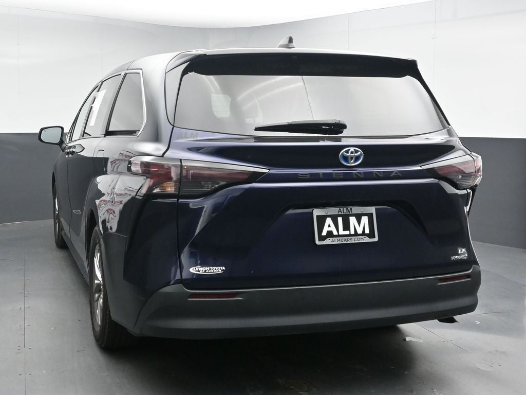 2024 Toyota Sienna LE 8 Passenger