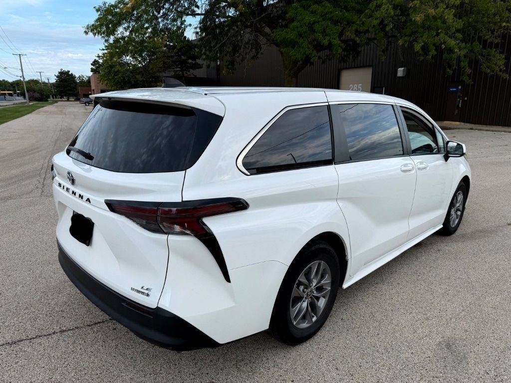 2024 Toyota Sienna LE 8 Passenger