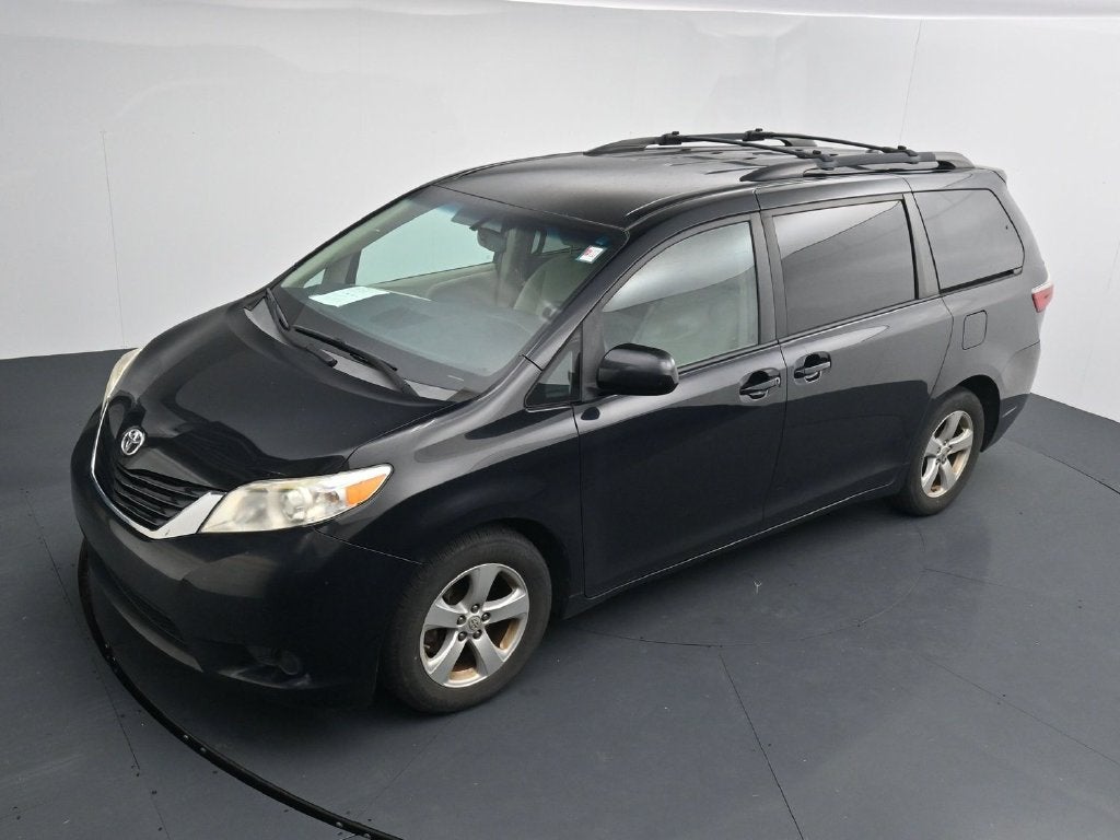 2017 Toyota Sienna LE 8 Passenger