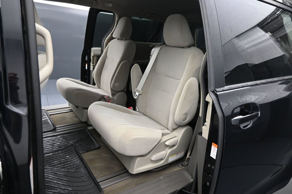 2017 Toyota Sienna LE 8 Passenger