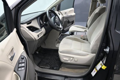 2017 Toyota Sienna LE 8 Passenger