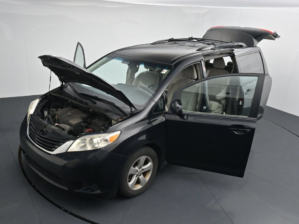 2017 Toyota Sienna LE 8 Passenger