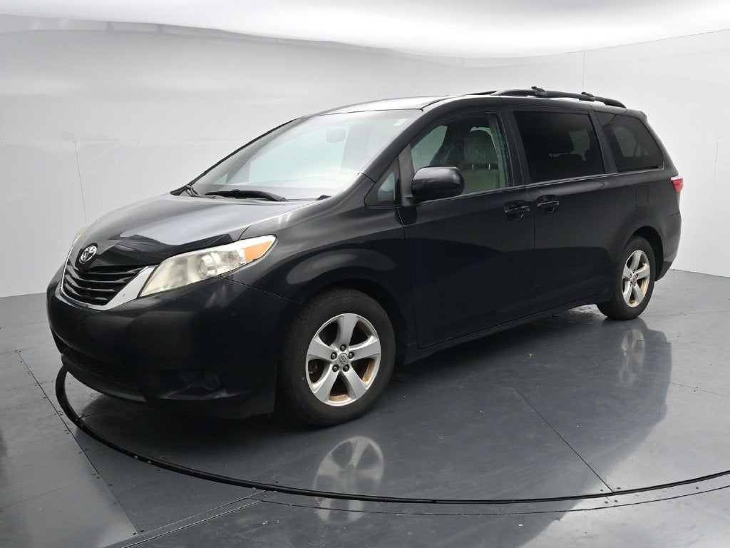 2017 Toyota Sienna LE 8 Passenger