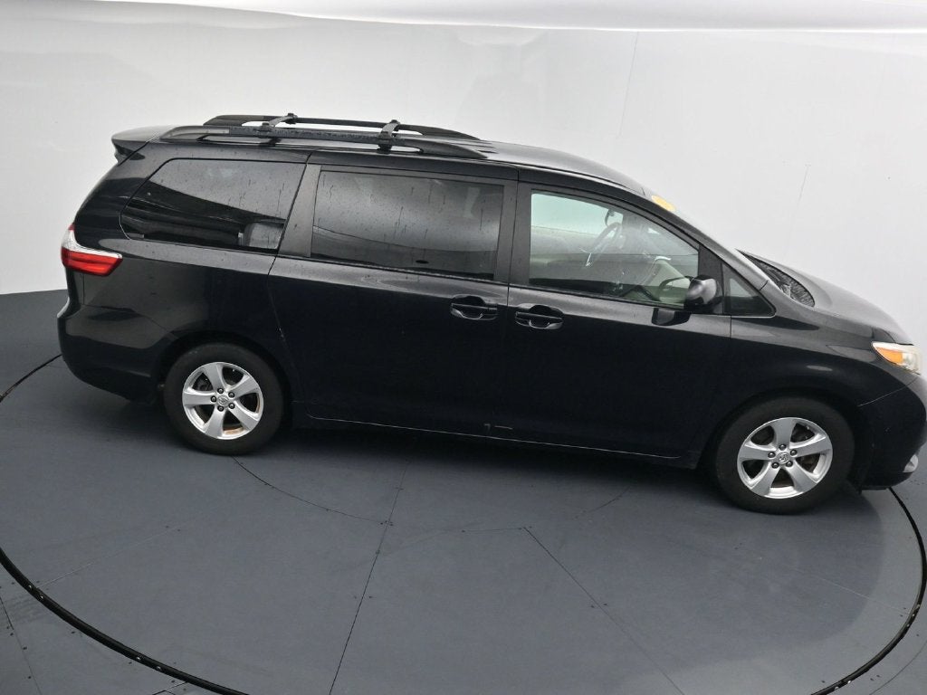 2017 Toyota Sienna LE 8 Passenger