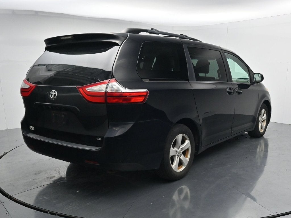 2017 Toyota Sienna LE 8 Passenger