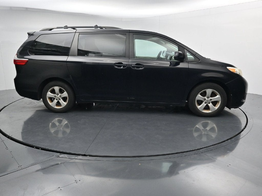 2017 Toyota Sienna LE 8 Passenger