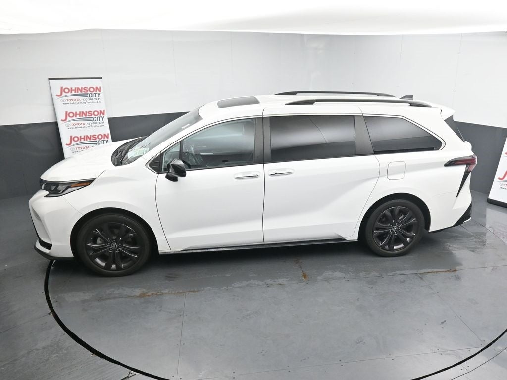 2023 Toyota Sienna XSE 7 Passenger