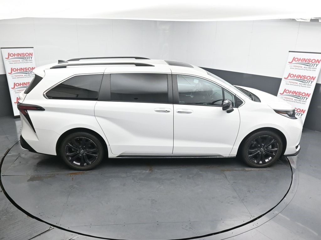2023 Toyota Sienna XSE 7 Passenger