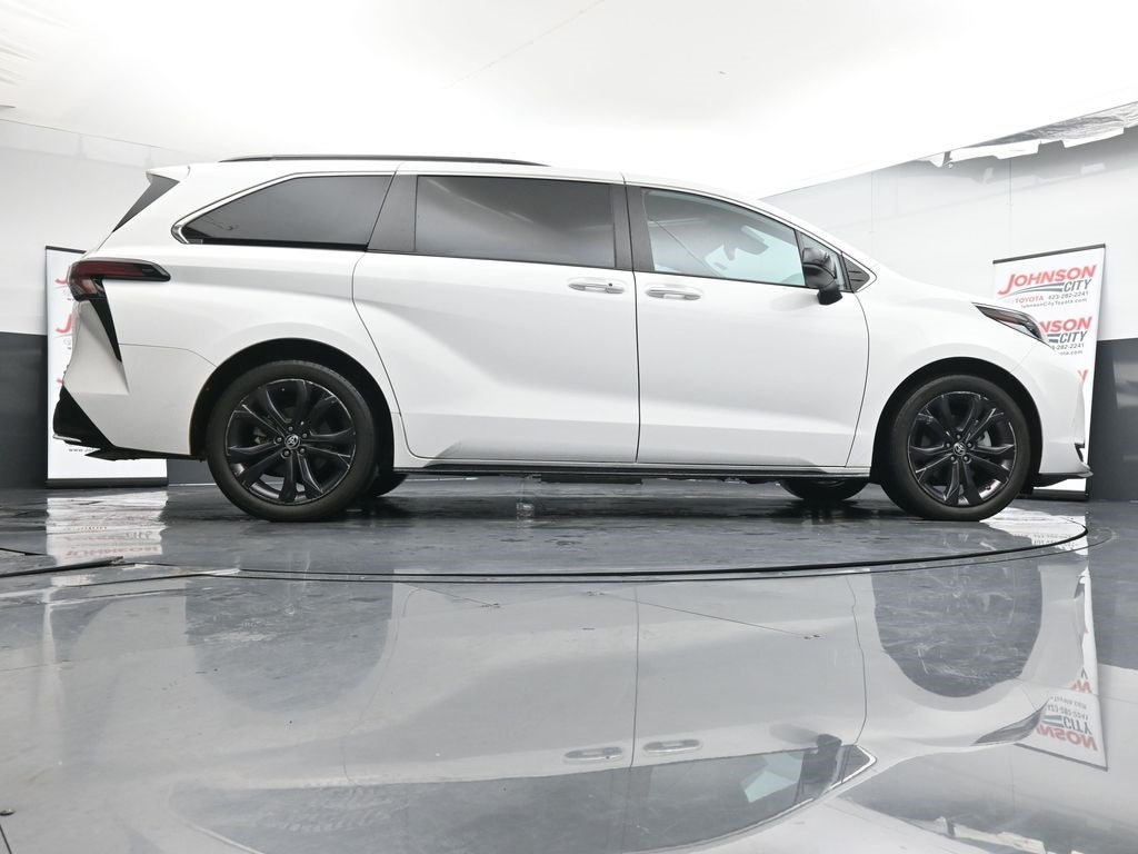 2023 Toyota Sienna XSE 7 Passenger