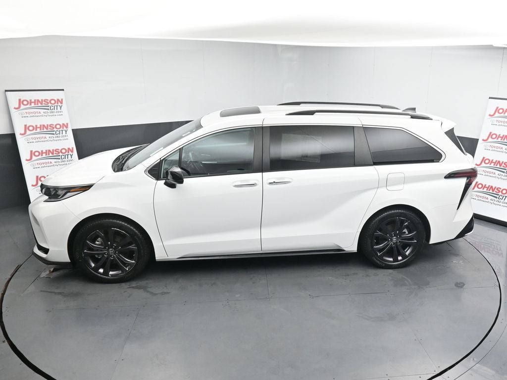 2023 Toyota Sienna XSE 7 Passenger