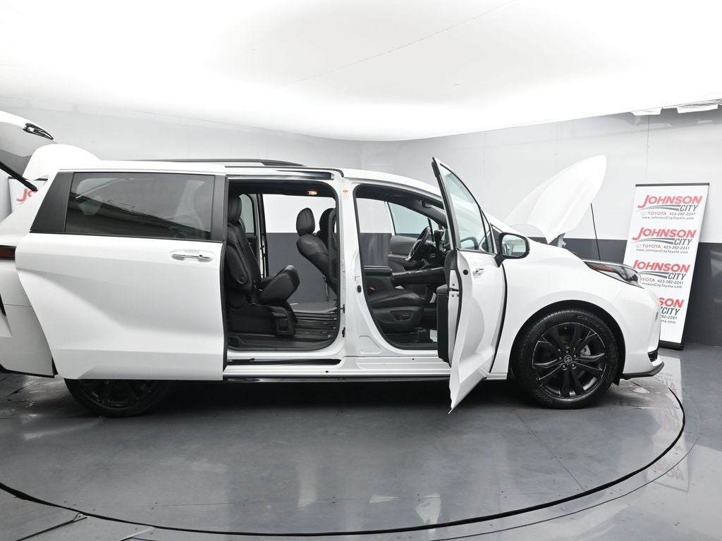 2023 Toyota Sienna XSE 7 Passenger