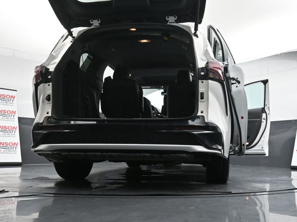 2023 Toyota Sienna XSE 7 Passenger