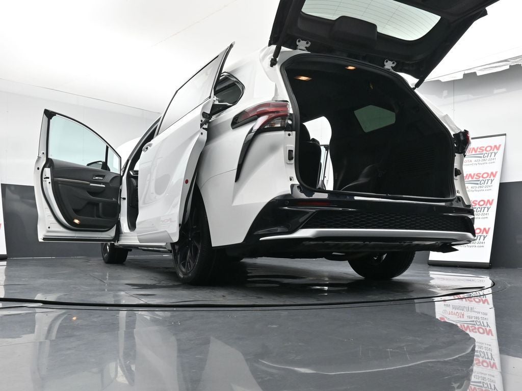 2023 Toyota Sienna XSE 7 Passenger