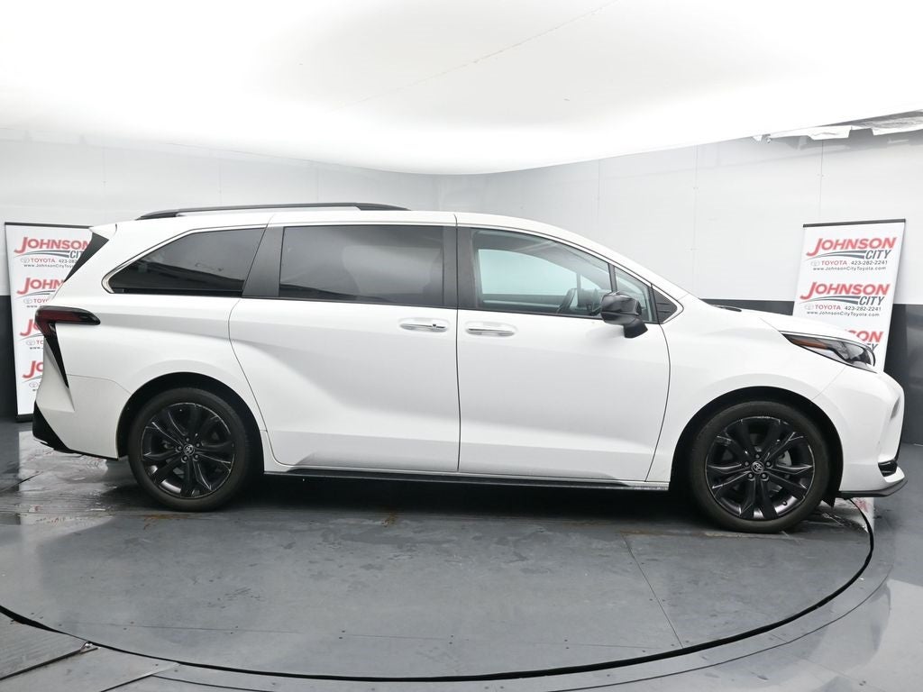 2023 Toyota Sienna XSE 7 Passenger