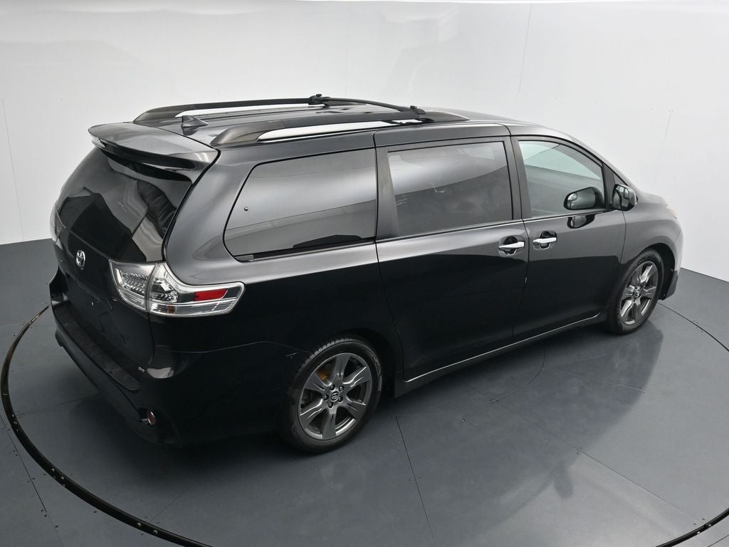 2019 Toyota Sienna SE 8 Passenger