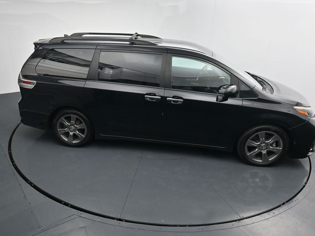 2019 Toyota Sienna SE 8 Passenger