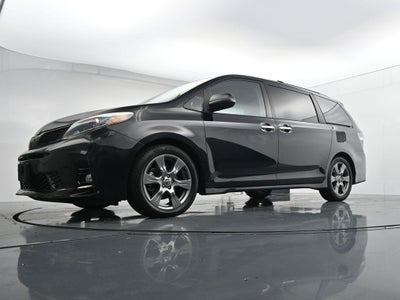 2019 Toyota Sienna SE 8 Passenger