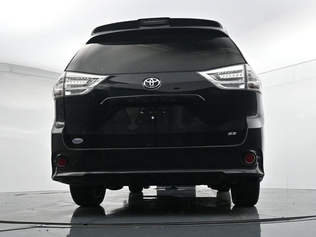 2019 Toyota Sienna SE 8 Passenger