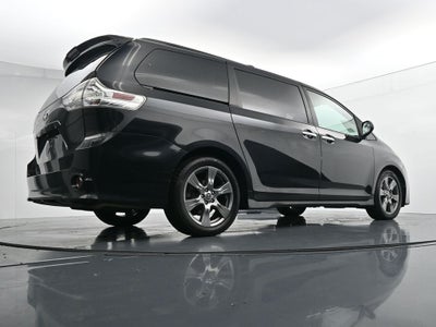 2019 Toyota Sienna SE 8 Passenger