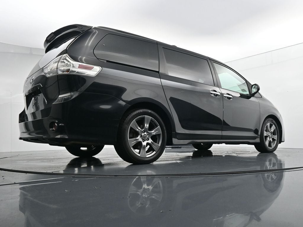 2019 Toyota Sienna SE 8 Passenger