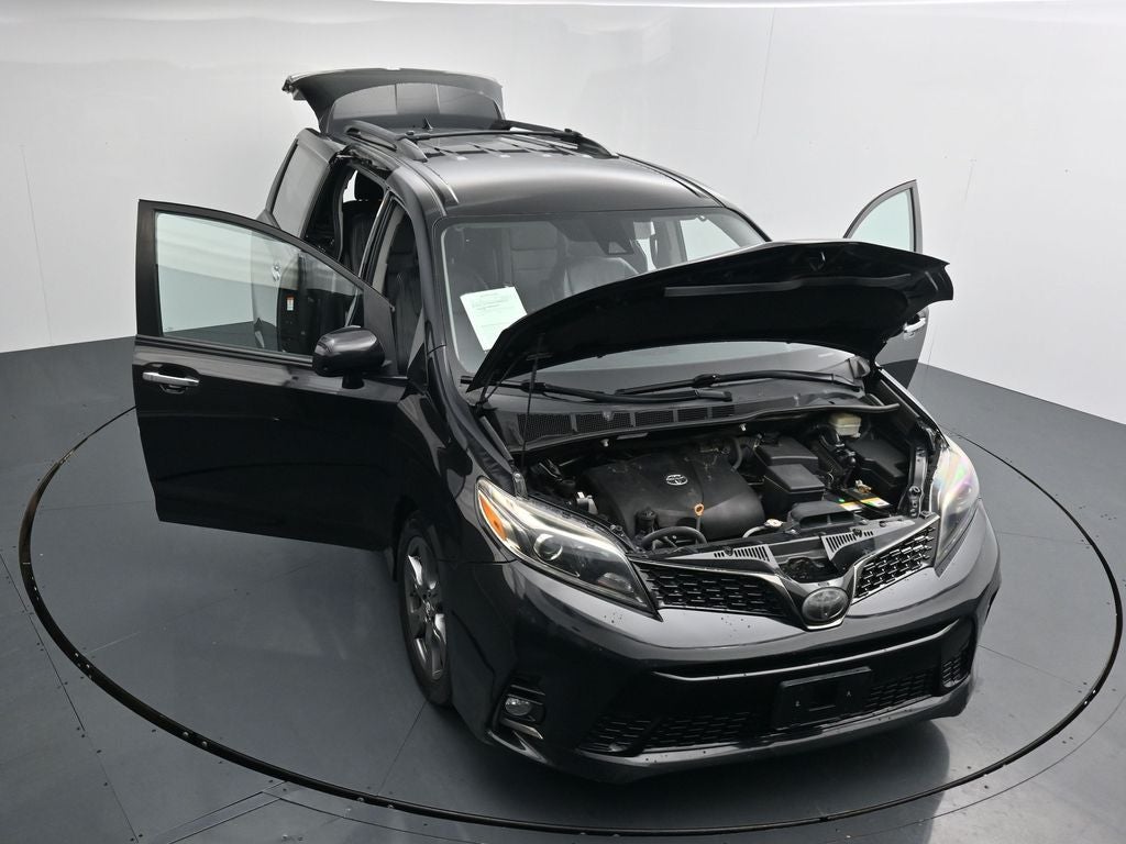 2019 Toyota Sienna SE 8 Passenger