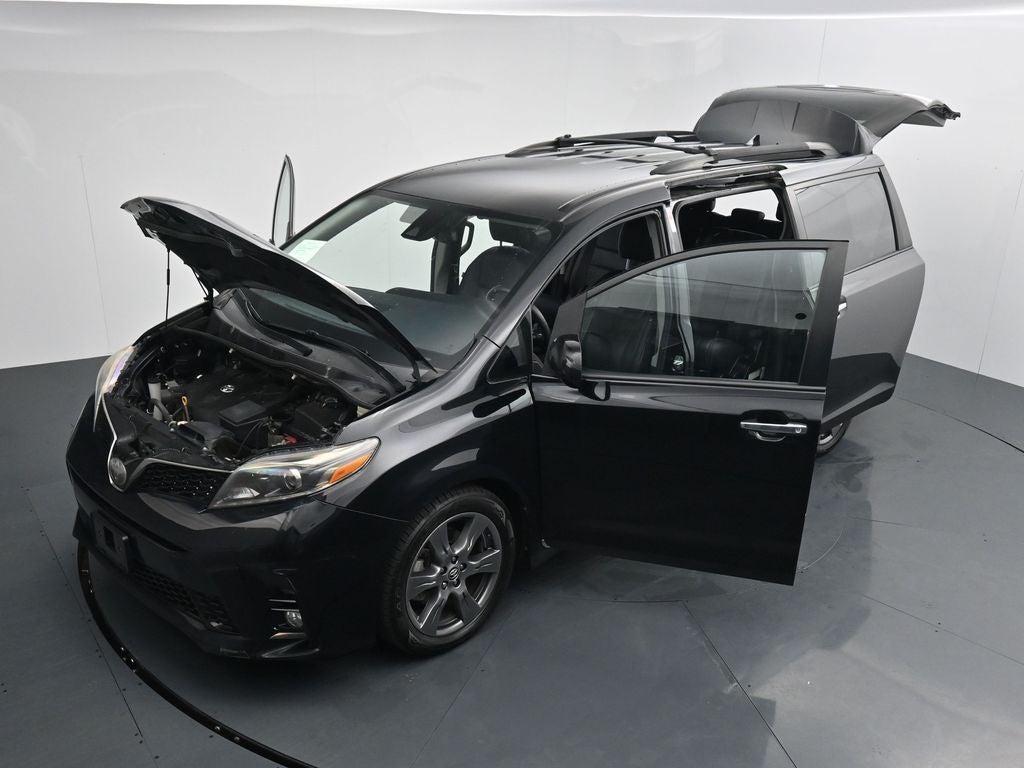 2019 Toyota Sienna SE 8 Passenger