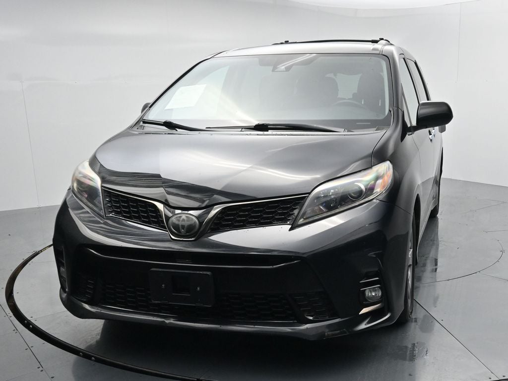 2019 Toyota Sienna SE 8 Passenger
