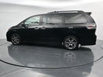 2019 Toyota Sienna SE 8 Passenger