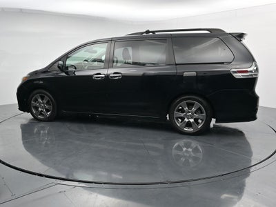 2019 Toyota Sienna SE 8 Passenger
