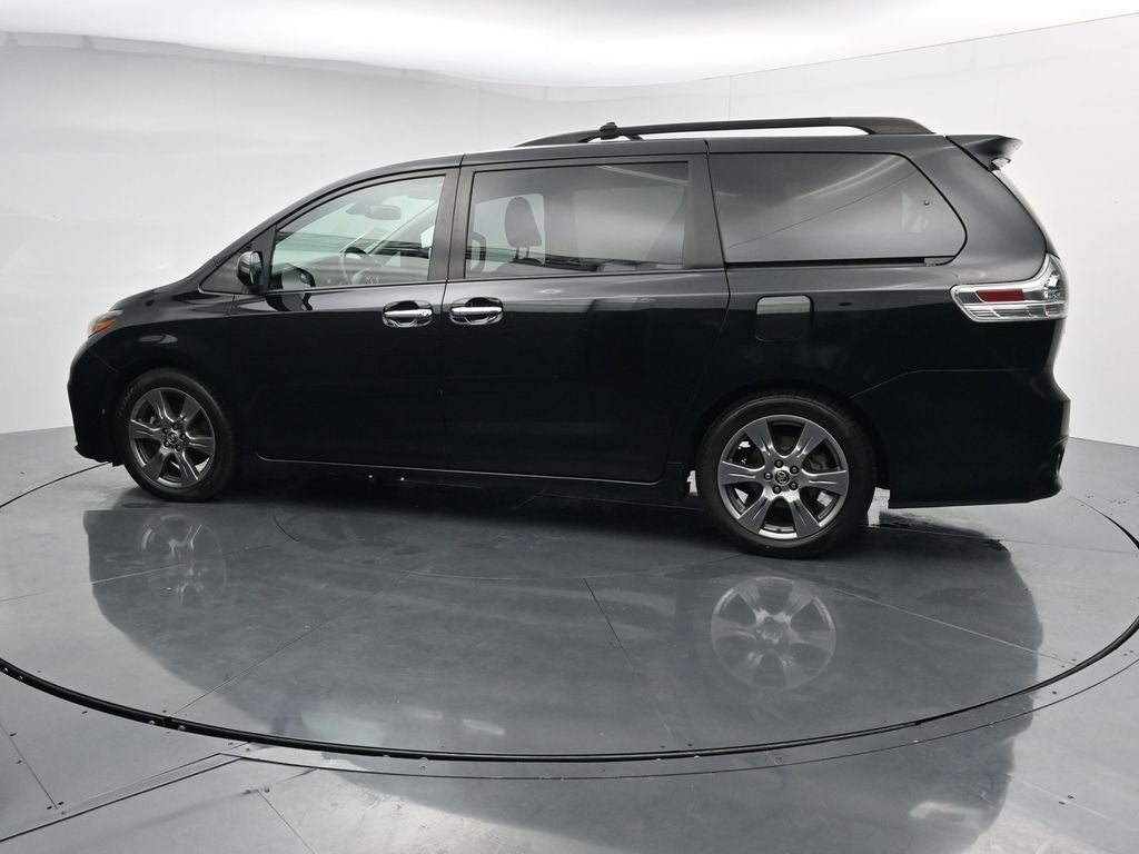 2019 Toyota Sienna SE 8 Passenger