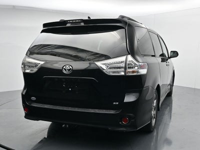 2019 Toyota Sienna SE 8 Passenger