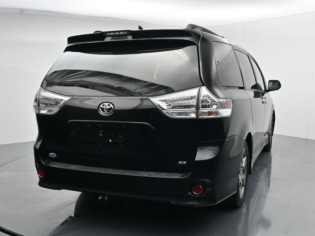 2019 Toyota Sienna SE 8 Passenger