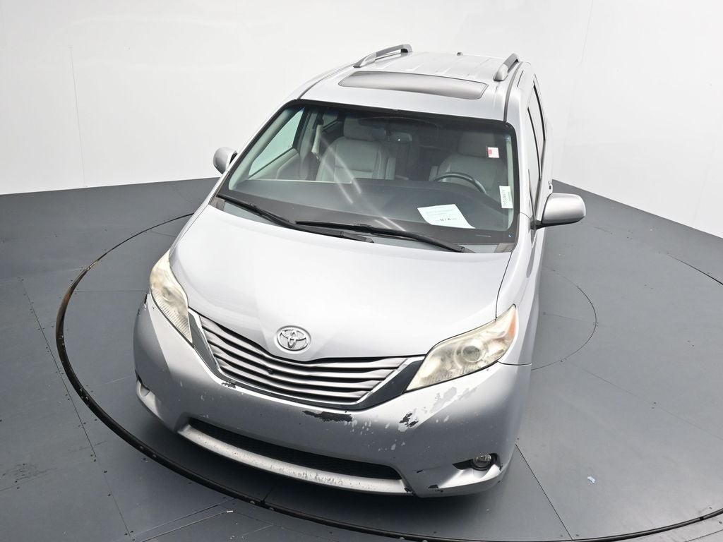 2015 Toyota Sienna XLE 8 Passenger