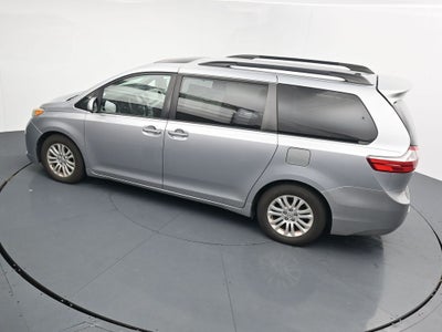 2015 Toyota Sienna XLE 8 Passenger