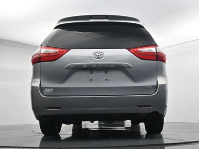 2015 Toyota Sienna XLE 8 Passenger