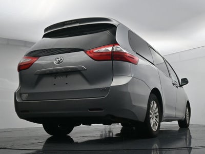 2015 Toyota Sienna XLE 8 Passenger