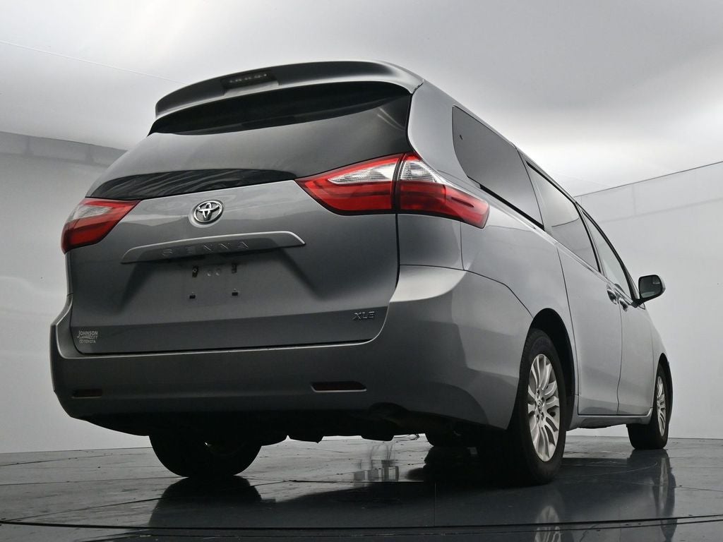 2015 Toyota Sienna XLE 8 Passenger
