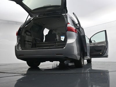 2015 Toyota Sienna XLE 8 Passenger