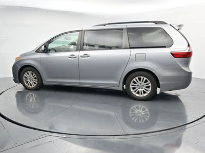 2015 Toyota Sienna XLE 8 Passenger