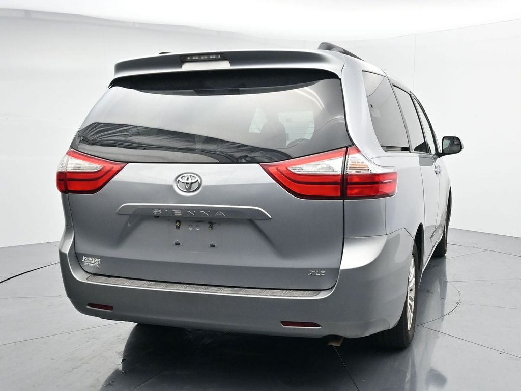 2015 Toyota Sienna XLE 8 Passenger