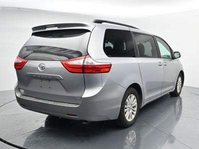 2015 Toyota Sienna XLE 8 Passenger
