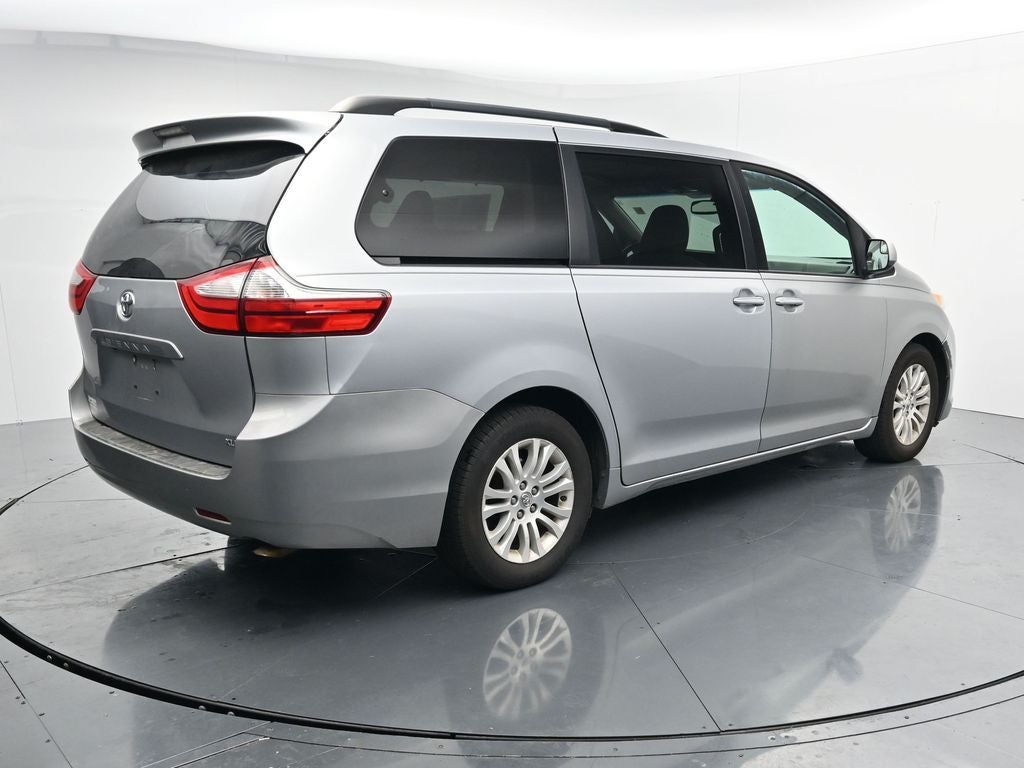 2015 Toyota Sienna XLE 8 Passenger