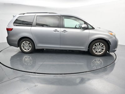 2015 Toyota Sienna XLE 8 Passenger